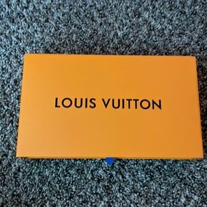 Louis Vuitton small wallet/crossbody/purse